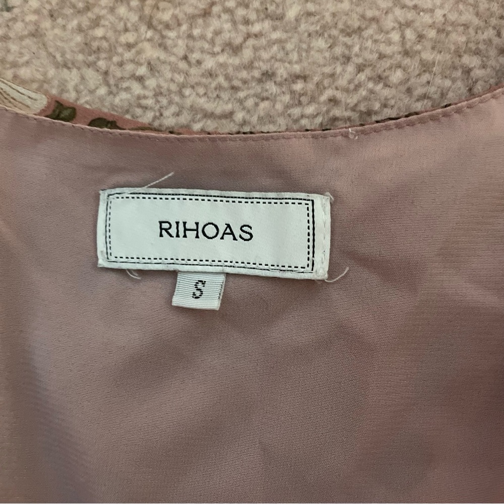 Rihoas Pink and multi-coloured floral cover up with a flattering fit - Picture 8 of 8